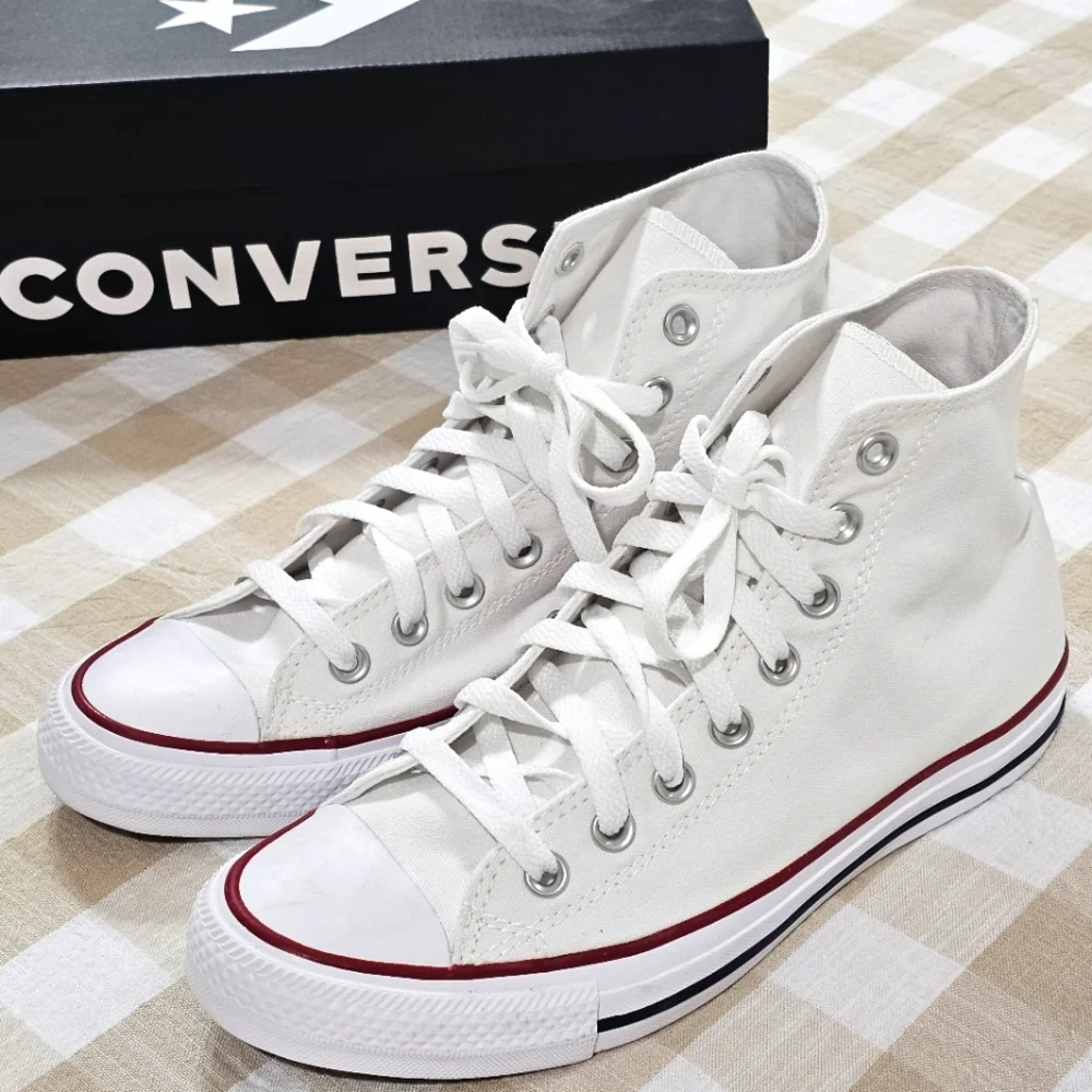 Converse Chuck Taylor All Star Canvas Sneakers, White, Mens 7, Wmns 9 - Picture 5 of 13
